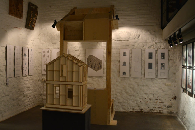 Modelle für das Holzbausystem "SimpliciDIY" im Atelier SLOW. © Vera Lisakowski